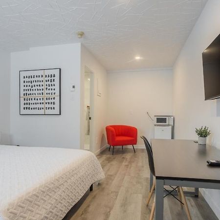 Motel Champlain Броссар Екстер'єр фото