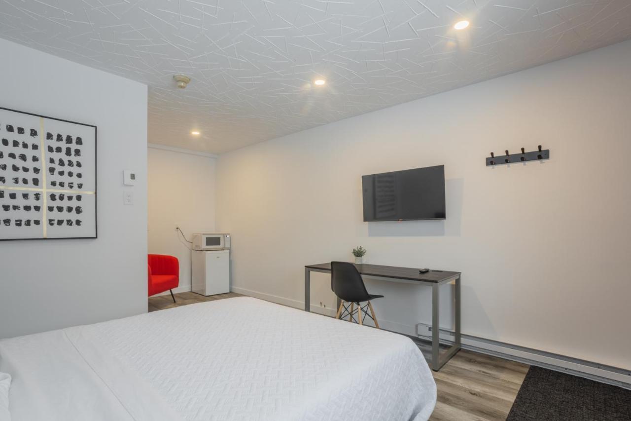 Motel Champlain Броссар Екстер'єр фото